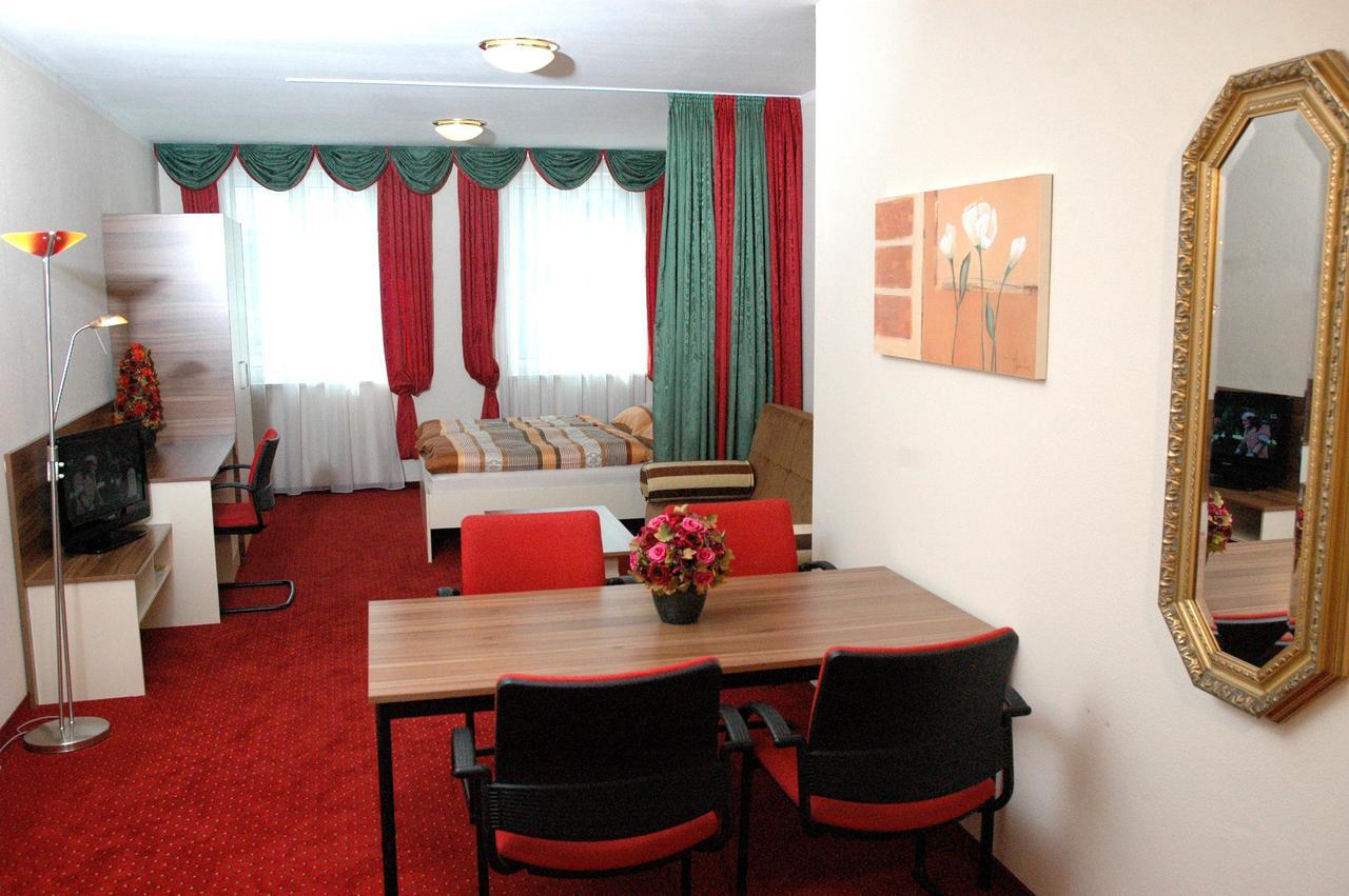 Hotel Garni Daniela Urich Schwanenstadt Екстериор снимка