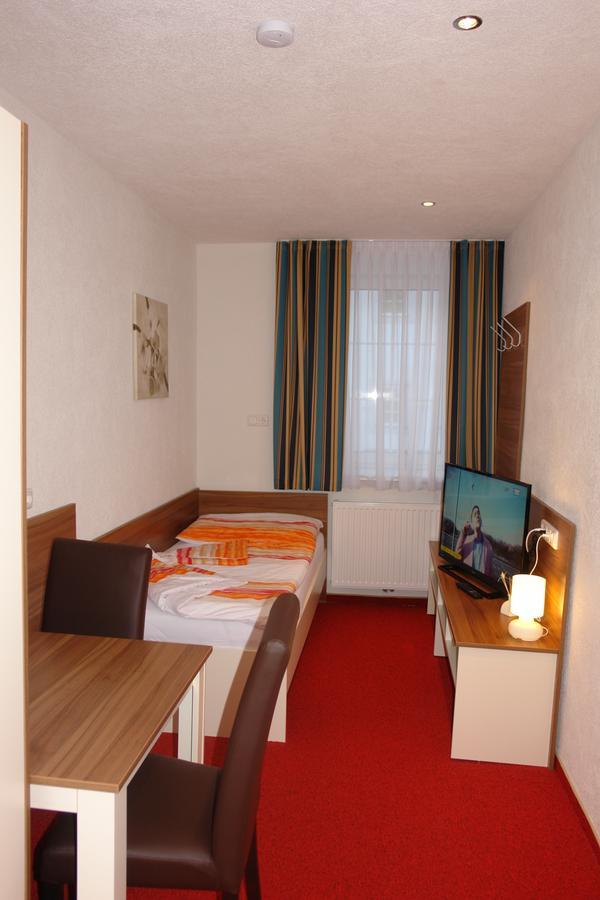 Hotel Garni Daniela Urich Schwanenstadt Екстериор снимка